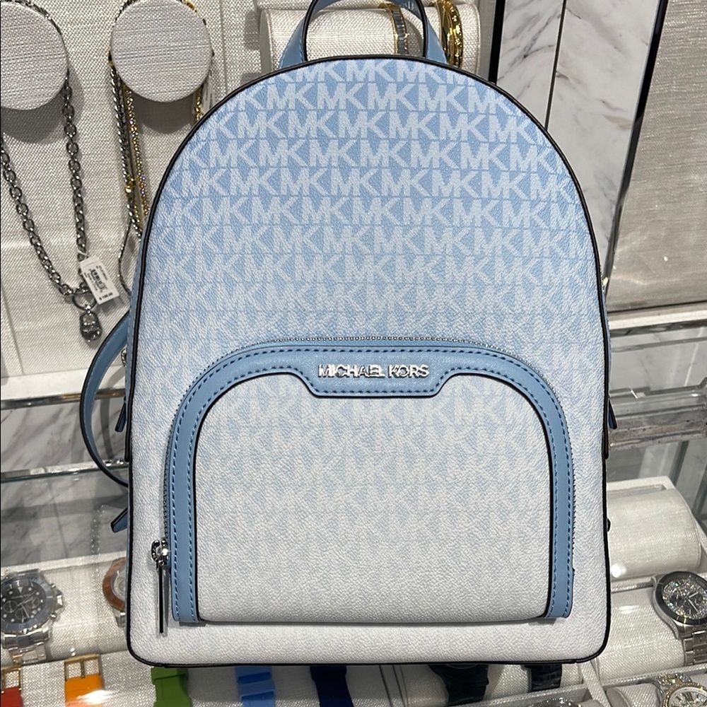 MICHAEL KORS Jaycee Medium Ombré Signature Logo Backpack
Light Sky
NWT